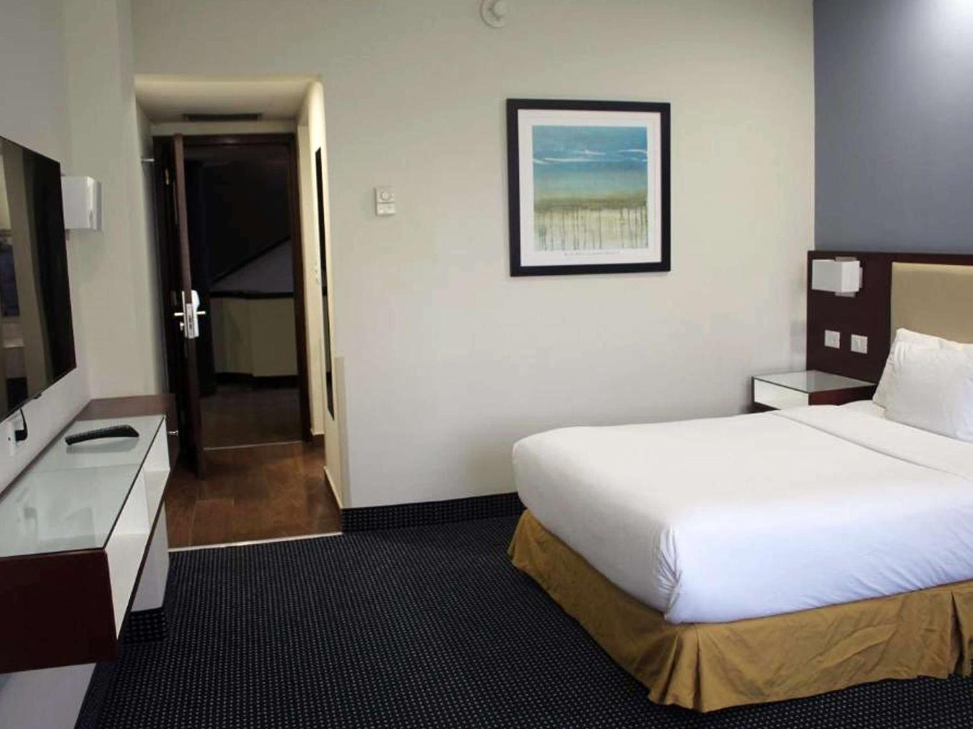 เบสต์ เวสเทิร์น ซันโตริน Hotel ซิวดัดบิกโตเรีย ภายนอก รูปภาพ